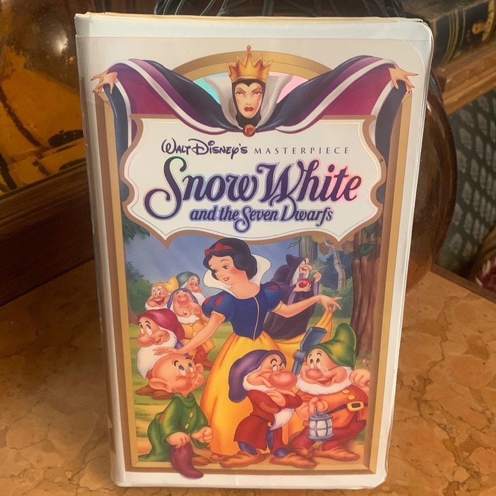 Walt Disney Snow White and the Seven Dwarfs (VHS)